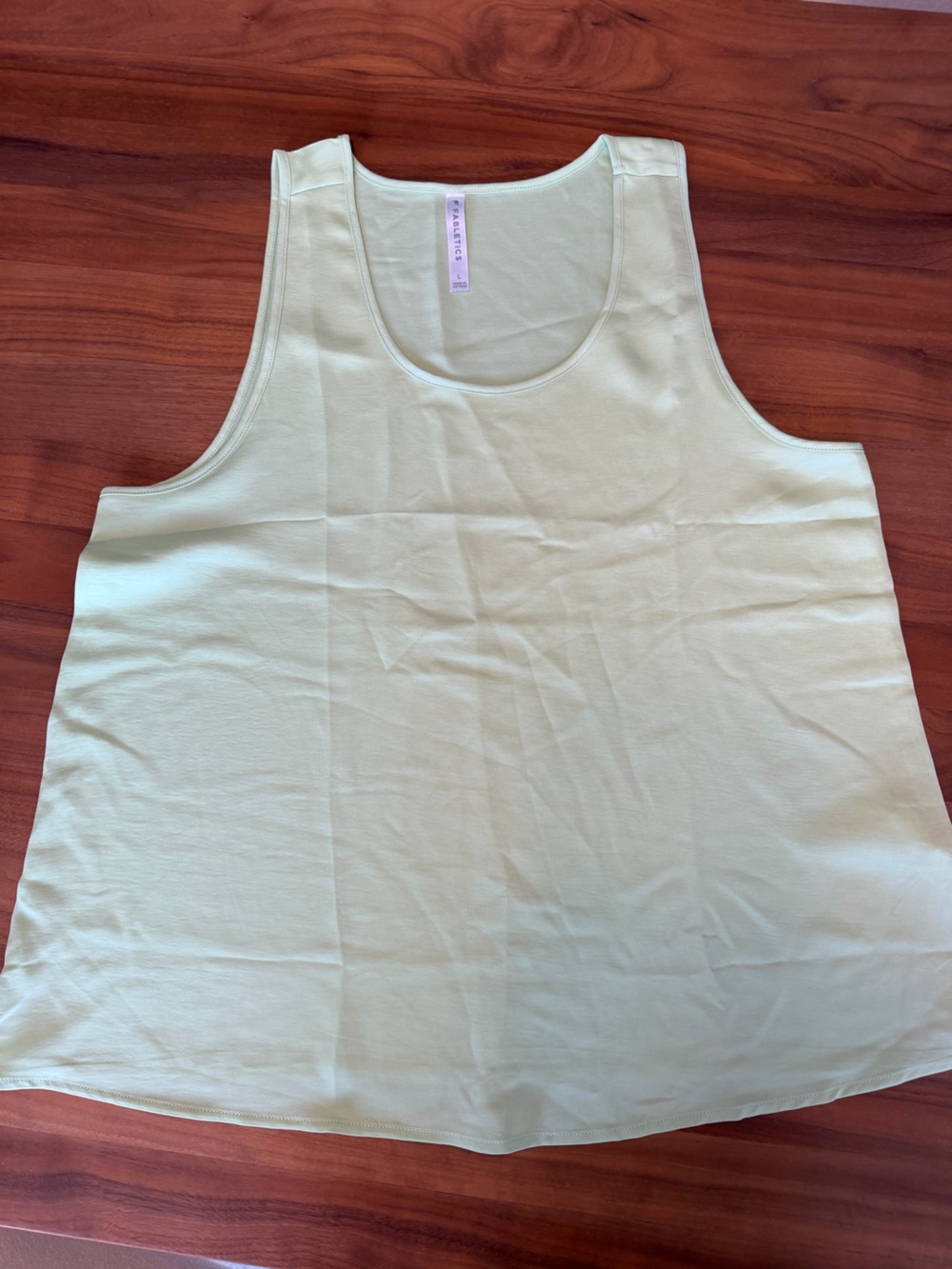 Light Green Womens Tank Top. Longer length; Relaxed fit. Sz L.